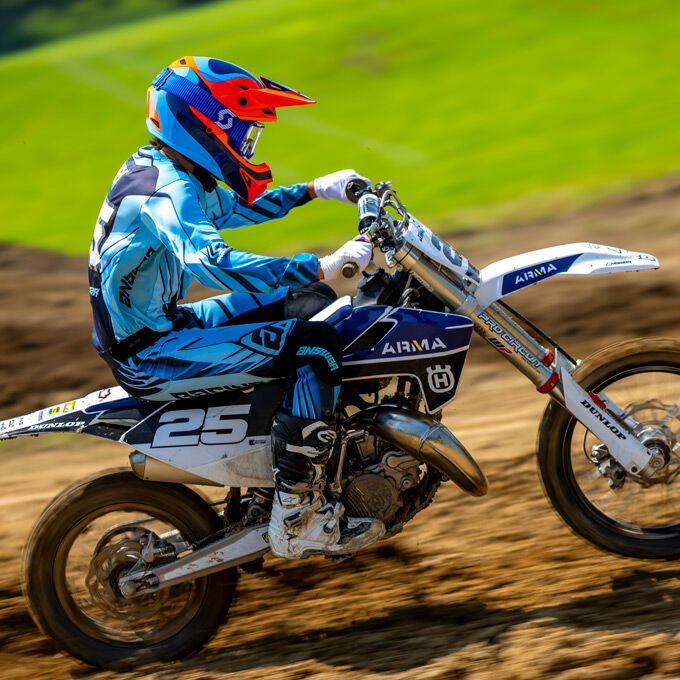 Bell MX-10 helmet in action